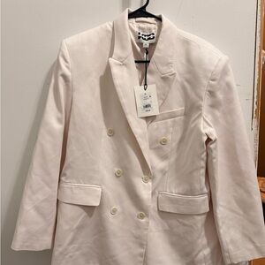 Chic Women's Cream Blazer